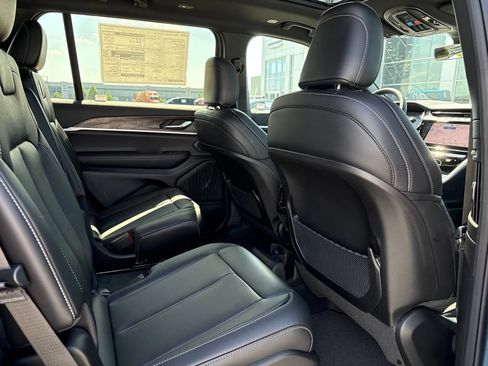 New 2026 Jeep Grand Cherokee L Limited w/ Limited Altitude Package AWD/4WD image 13