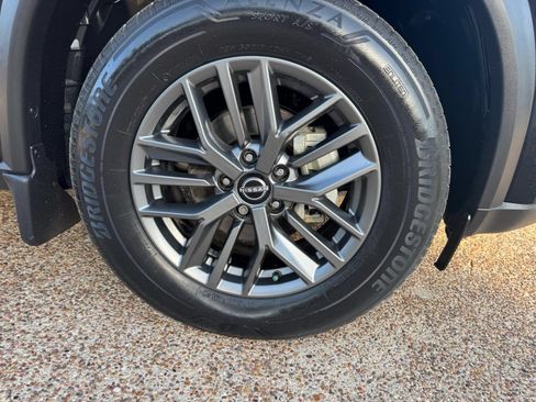 Used 2023 Nissan Rogue S FWD image 28