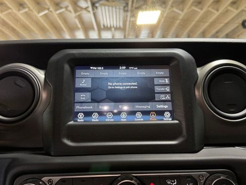 Used 2023 Jeep Wrangler Unlimited w/ Cold Weather Group AWD/4WD image 19