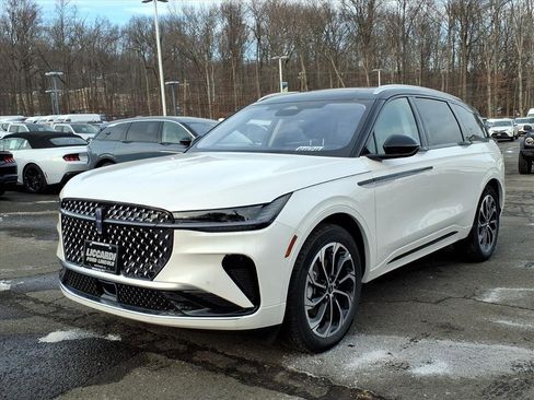 New 2026 Lincoln Nautilus Reserve image 3