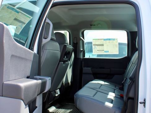 New 2026 Ford F250 XL w/ XL Chrome Package AWD/4WD image 27