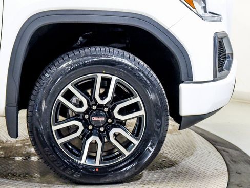 Used 2022 GMC Sierra 1500 AT4 w/ AT4 Premium Package AWD/4WD image 16
