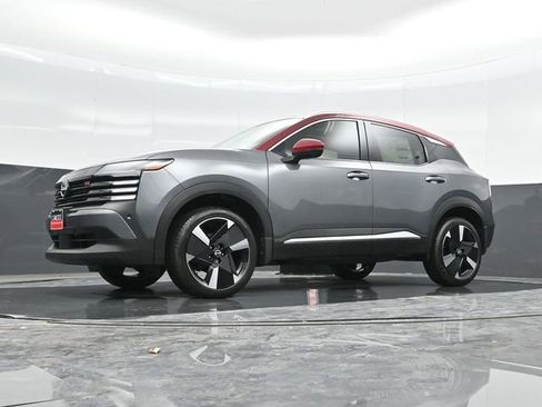 Used 2025 Nissan Kicks SR w/ SR Premium Package FWD image 46