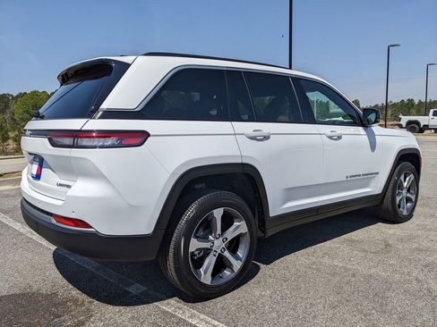 New 2026 Jeep Grand Cherokee Limited RWD image 22