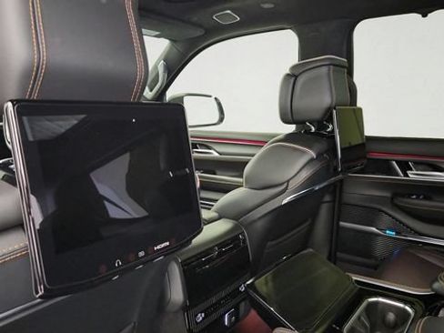 Used 2024 Jeep Grand Wagoneer Series III w/ Rear Seat Video Group 1 AWD/4WD image 23