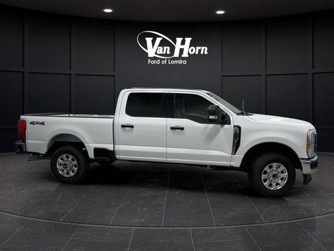 Used 2023 Ford F250 XLT image 2