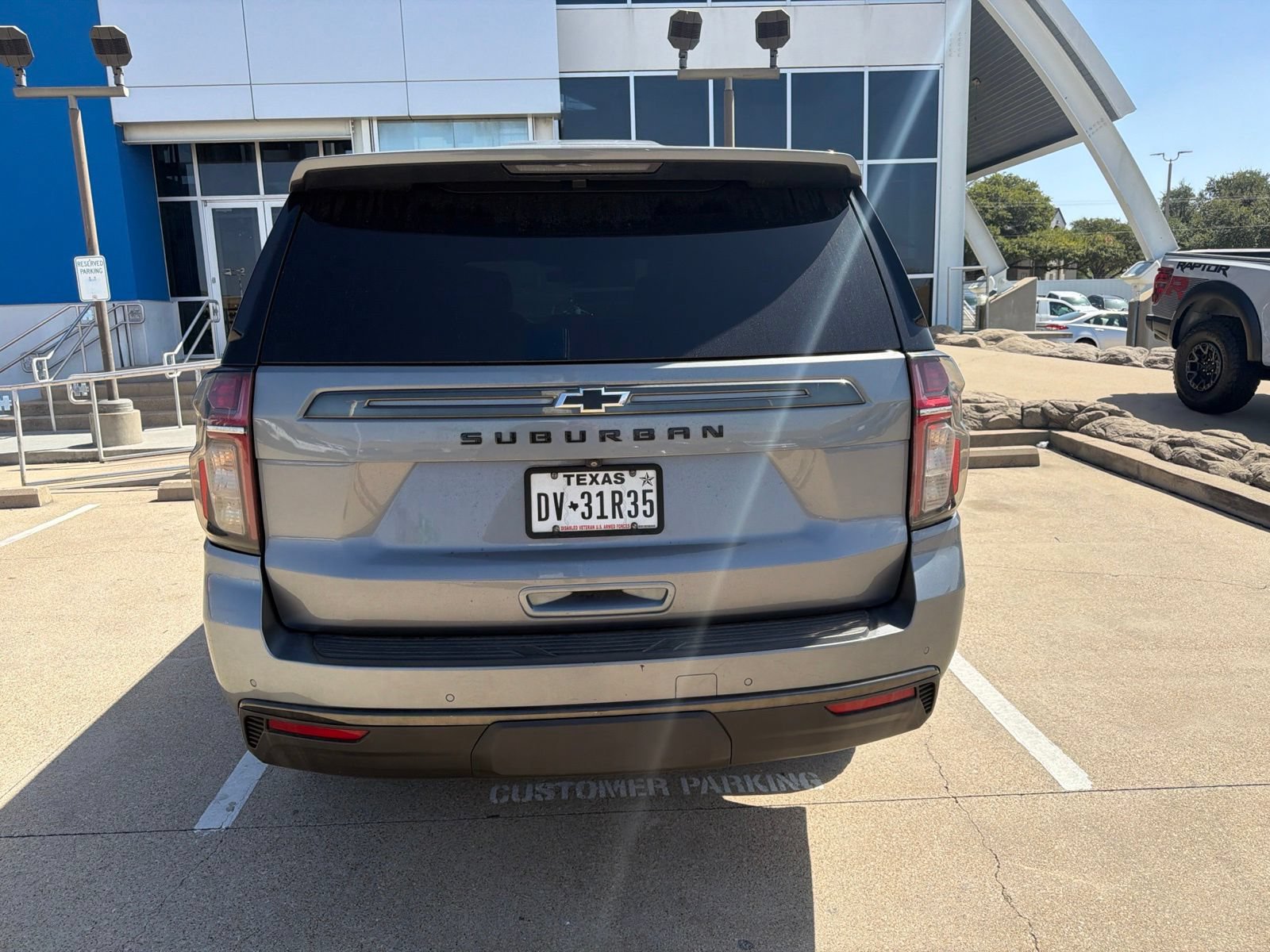 Used 2021 Chevrolet Suburban Z71 w/ Z71 Off-Road Package AWD/4WD image 4