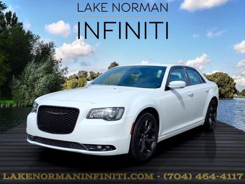 Used 2022 Chrysler 300 S RWD image 1