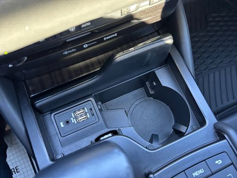 Used 2019 Lexus ES 300h image 25