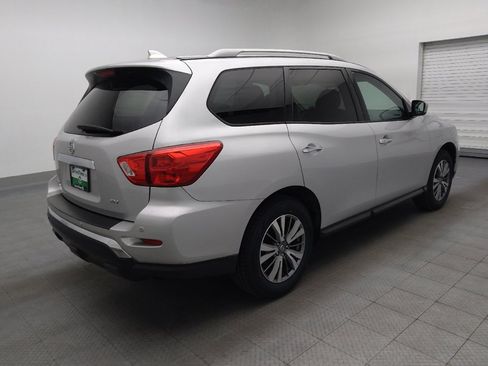 Used 2019 Nissan Pathfinder SV image 10