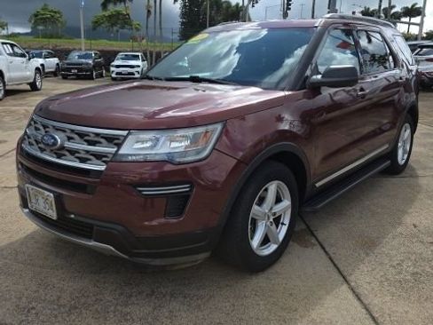 Used 2018 Ford Explorer XLT FWD image 1