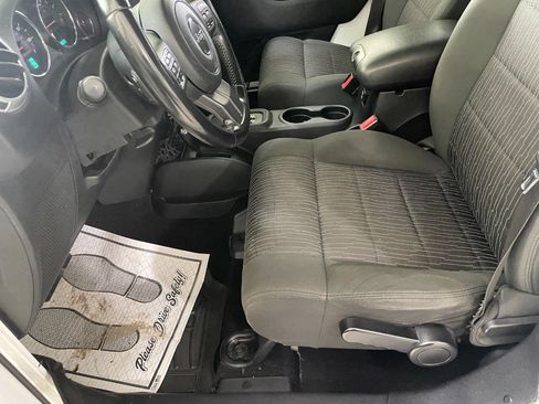 Used 2012 Jeep Wrangler Unlimited Sahara w/ Connectivity Group image 16