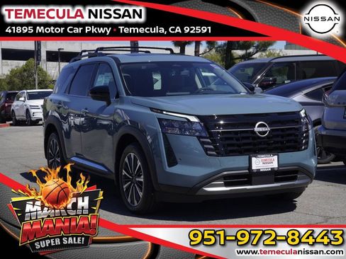 New 2026 Nissan Pathfinder Platinum image 1