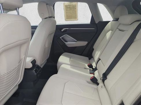 Used 2025 Audi Q3 2.0T Premium image 16