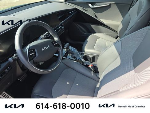 Certified 2023 Kia Niro EX Touring FWD image 17