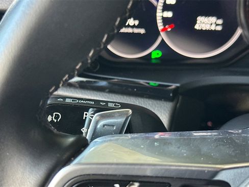 Used 2023 Porsche Cayenne image 32