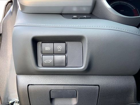 Certified 2025 Toyota Highlander XSE image 33