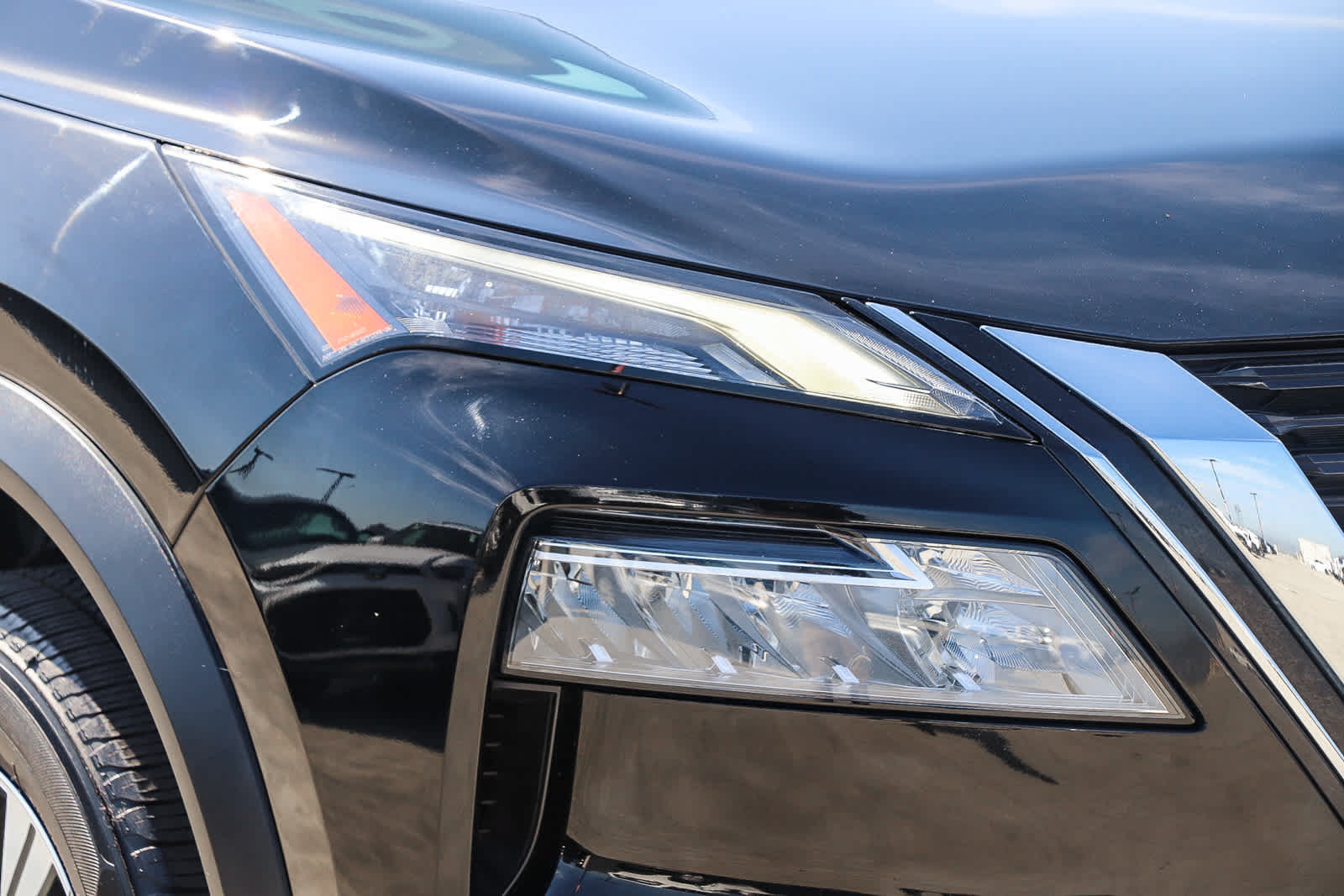 Used 2022 Nissan Rogue SV AWD/4WD image 4
