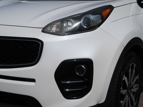 Used 2019 Kia Sportage EX w/ EX Premium Package FWD image 4