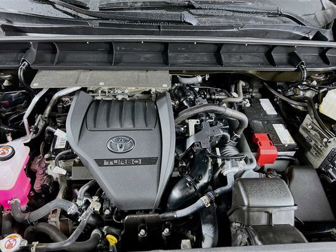 Used 2023 Toyota Highlander XLE image 31