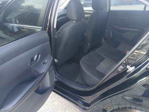 Used 2024 Nissan Sentra SV FWD image 11