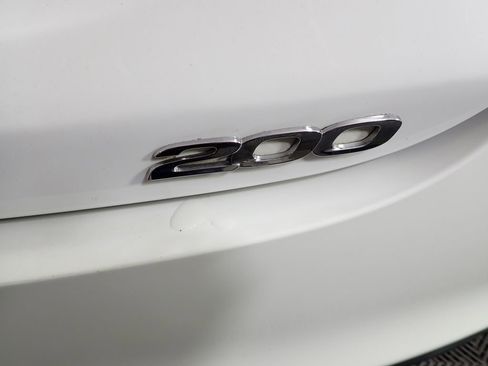Used 2015 Chrysler 200 Limited w/ Convenience Group FWD image 18