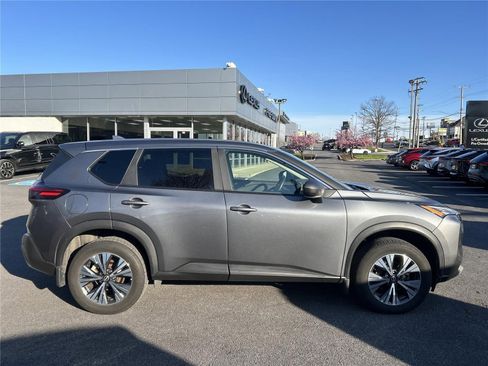 Used 2023 Nissan Rogue SV image 6