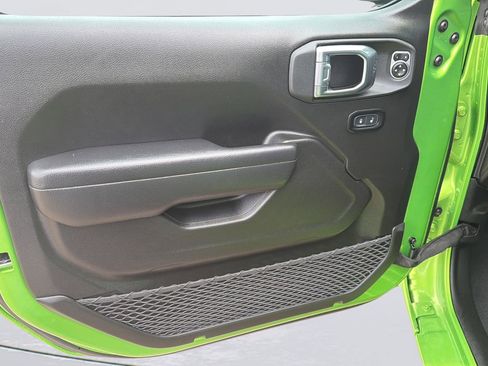 Used 2025 Jeep Wrangler Sport image 19