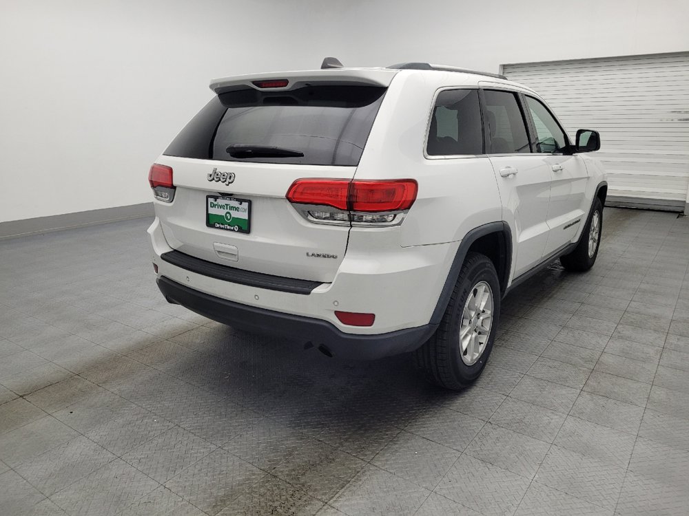 Used 2019 Jeep Grand Cherokee Laredo RWD image 9