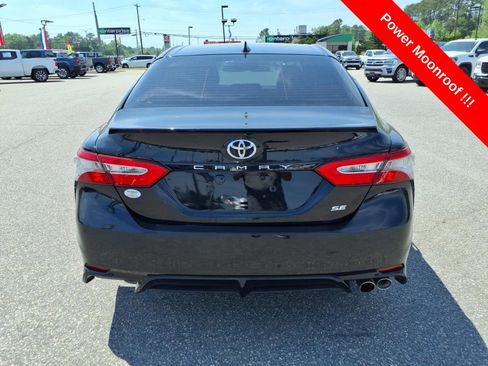 Used 2019 Toyota Camry SE w/ Convenience Package image 4