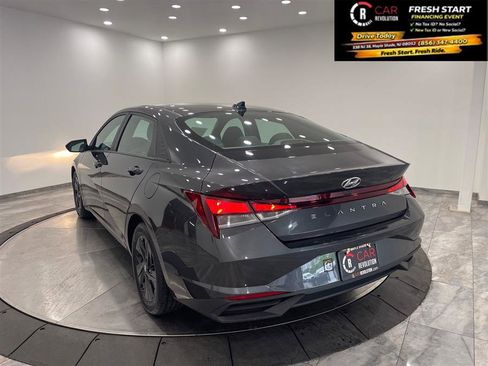 Used 2021 Hyundai Elantra SEL w/ Cargo Package FWD image 5