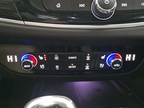 Used 2021 Buick Enclave Avenir w/ Avenir Technology Package image 23