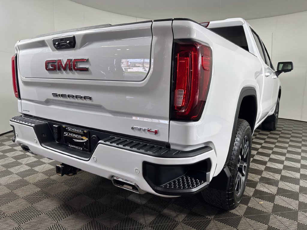 Used 2024 GMC Sierra 1500 AT4 w/ Technology Package AWD/4WD image 5