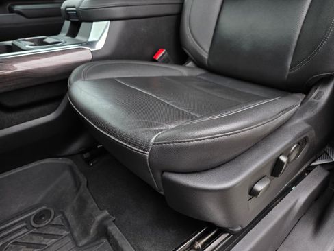 Used 2024 Chevrolet Silverado 2500 LTZ w/ LTZ Premium Package image 21