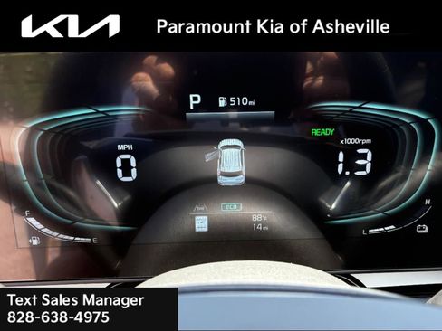 New 2025 Kia Niro EX Touring image 8