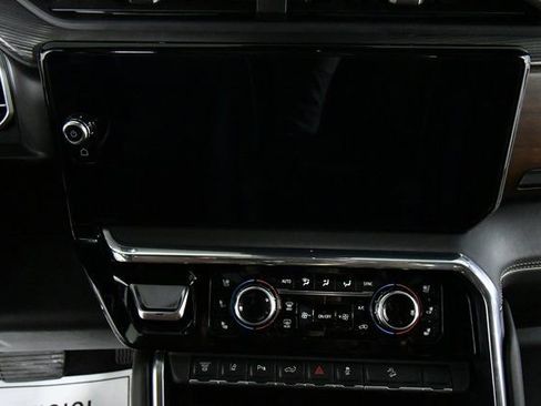 Used 2024 GMC Sierra 3500 Denali Ultimate image 4