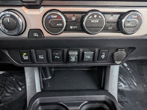 Used 2023 Toyota Tacoma Limited image 21