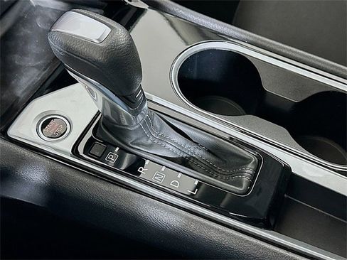 Used 2024 Nissan Altima 2.5 SV image 17