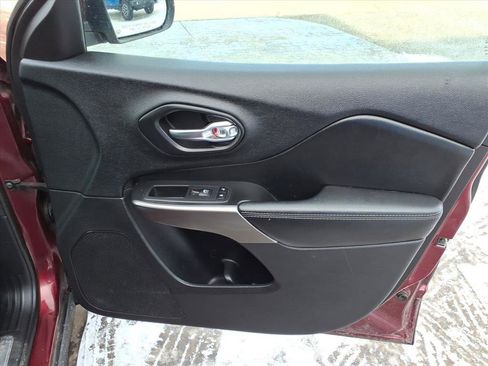 Used 2020 Jeep Cherokee Limited image 11