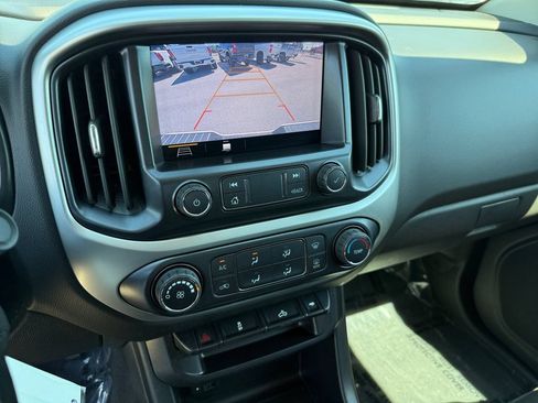 Used 2021 Chevrolet Colorado LT w/ LT Convenience Package AWD/4WD image 19