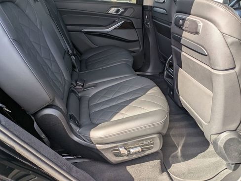 Used 2024 BMW X7 xDrive40i w/ Premium Package image 30
