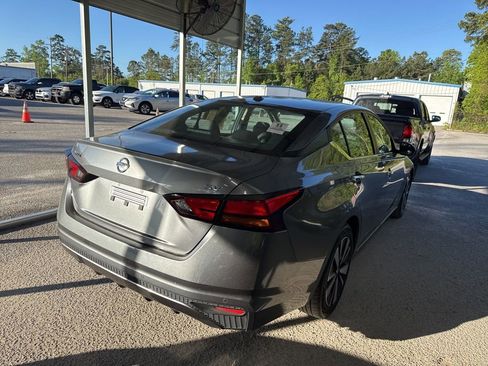 Used 2022 Nissan Altima 2.5 SV image 3