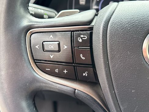 Used 2022 Lexus ES 350 w/ Premium Package FWD image 18