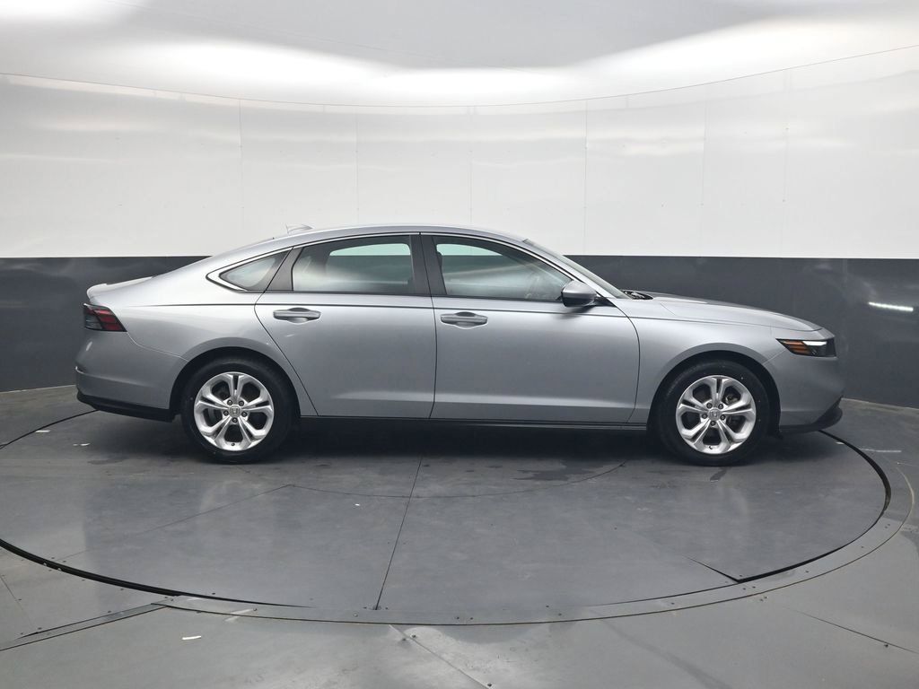Used 2023 Honda Accord LX image 3
