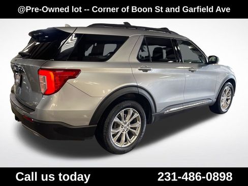 Used 2020 Ford Explorer XLT w/ Equipment Group 202A AWD/4WD image 5