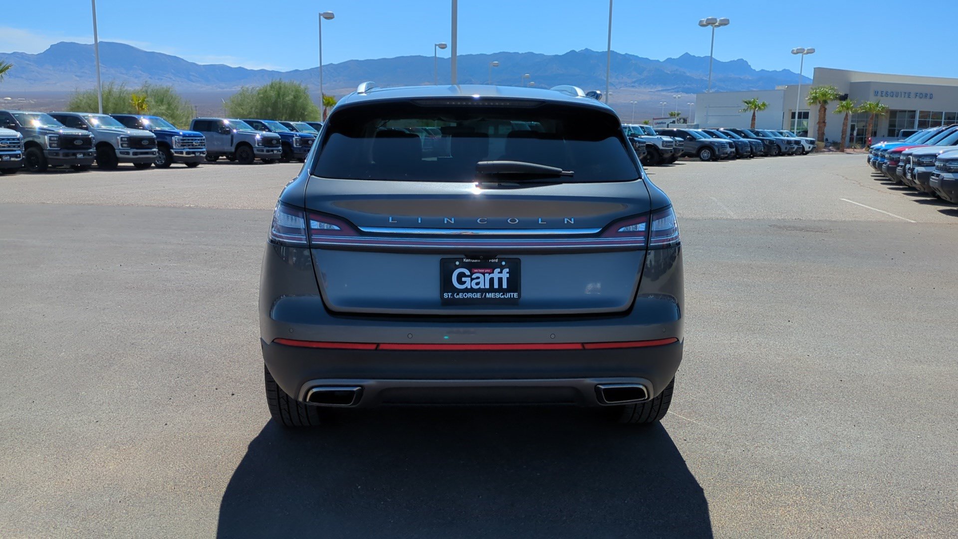 Used 2023 Lincoln Nautilus Reserve w/ Equipment Group 201A AWD/4WD image 4