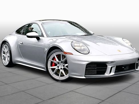 Used 2025 Porsche 911 Carrera S image 3