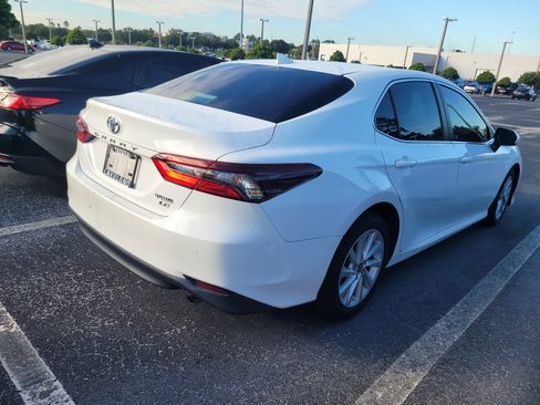 Used 2022 Toyota Camry LE FWD image 7