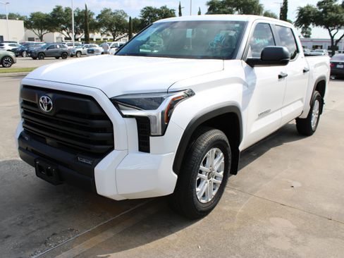 Used 2025 Toyota Tundra SR5 AWD/4WD image 3