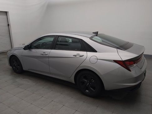 Used 2023 Hyundai Elantra SEL FWD image 3